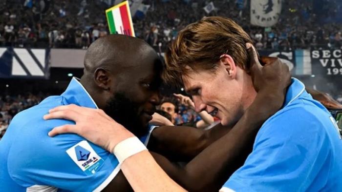ناپولی به دنبال مهاجم الهلال و یونایتد